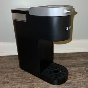 Black Keurig K-Mini Single Serve Coffee Maker